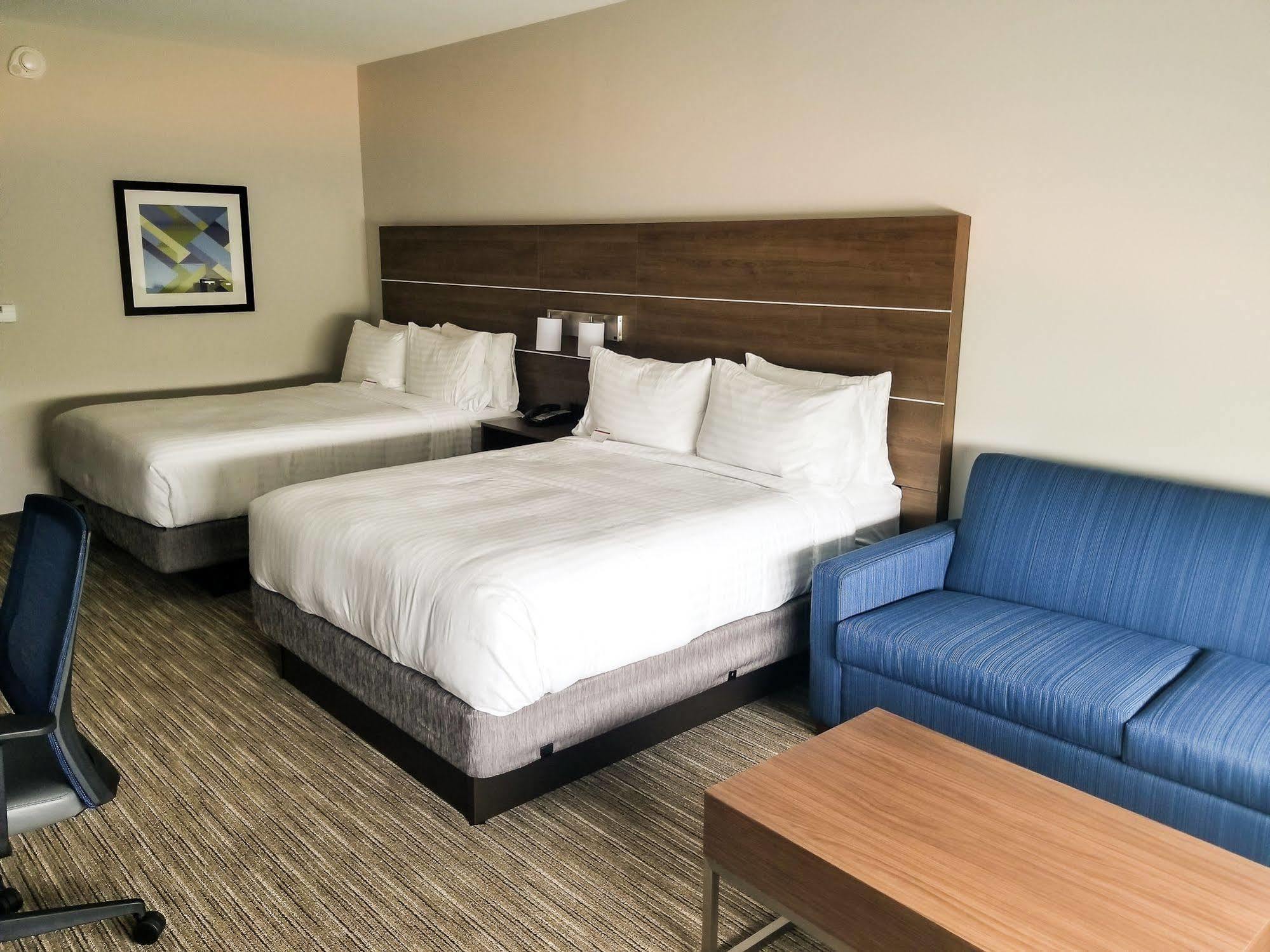 Holiday Inn Express & Suites - Charlotte Ne - University Area By Ihg Exterior photo