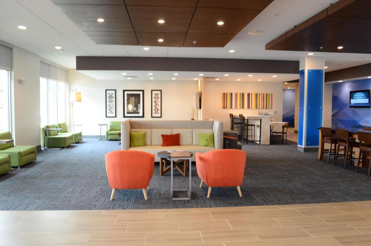 Holiday Inn Express & Suites - Charlotte Ne - University Area By Ihg Exterior photo