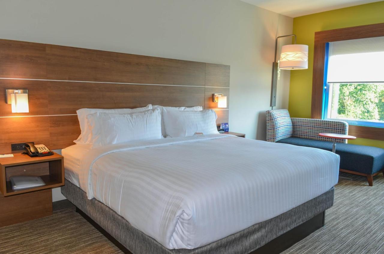 Holiday Inn Express & Suites - Charlotte Ne - University Area By Ihg Exterior photo